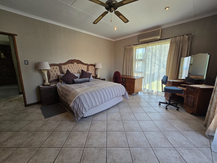 8 Bedroom Property for Sale in Grimbeeck Park North West